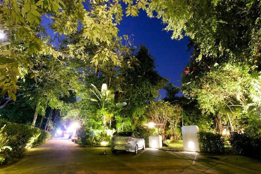 Hotel Siri Lampang Esterno foto